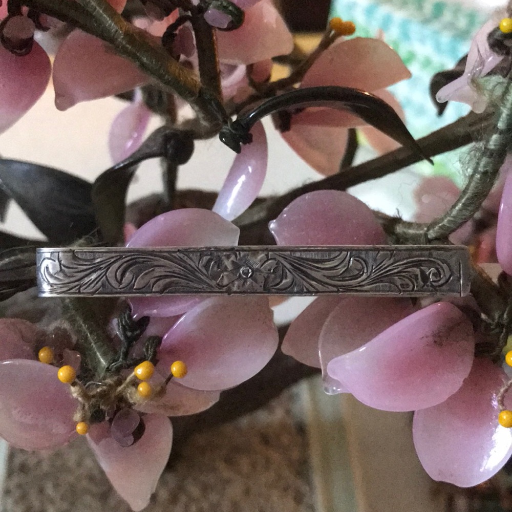 Victorian clip